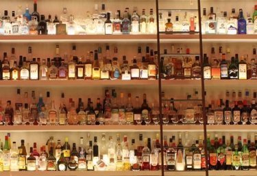 Bars Basel: Wo gibt’s die besten Drinks in Basel?
