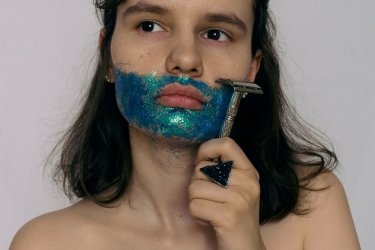 Warum sich immer mehr Frauen das Gesicht rasieren