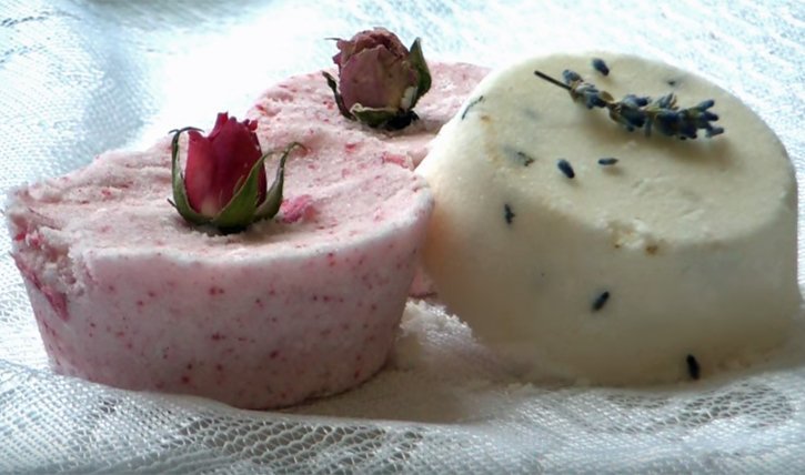 Lavendel Badekugeln und Rose Badekugeln selber machen: So geht es .