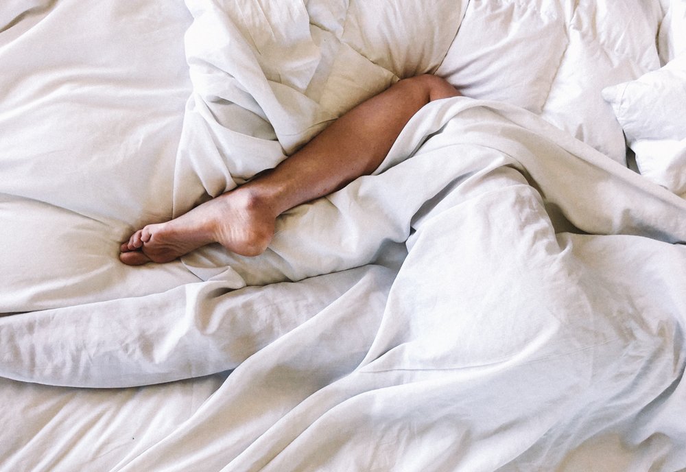 Besser schlafen: Wie eine Gewichtsdecke dabei helfen kann
