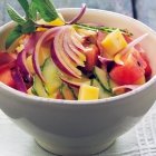 Ideen fürs Salatbüffet: Sommersalat mit Melone, Bratkartoffeln und Bergkäse