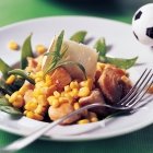 Ideen fürs Salatbüffet: Poulet-Salat mit Kefen und Mais