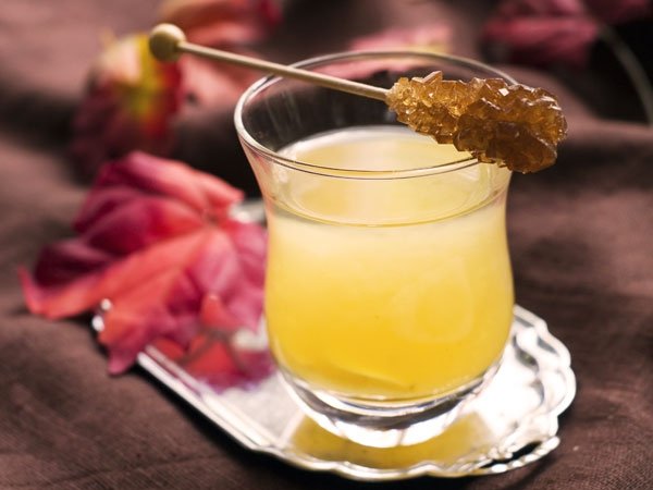 Winter-Cocktails-Rezepte: Hot Honey - Honigsüsser Winterpunsch