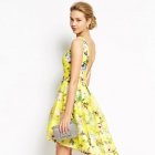 Kleider für Hochzeitsgäste: Gelbes Blumenkleid