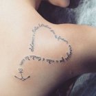 Tattoo Schriften: Herz aus Worten