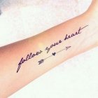 Tattoo Schriften: Follow Your Heart plus Pfeil