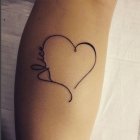 Tattoo Schriften: Name im Herz