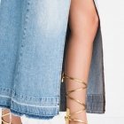 Sommerschuhe 2016: Flache, goldene Sandalen mit Schnürung von Zara