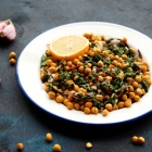 Lauwarmer Kichererbsen-Salat mit Krautstiel: Leichte Sommerküche