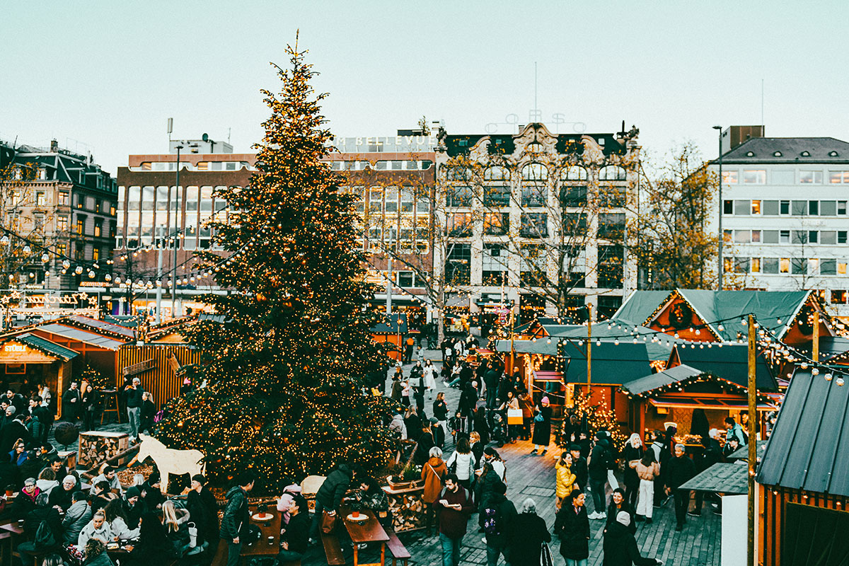 Das Weihnachtsdorf in Zürich beim Bellevue